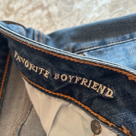 Like new American Eagle Favorite Boyfriend jeans size 16 long. Super stretch. - Picture 5 of 11